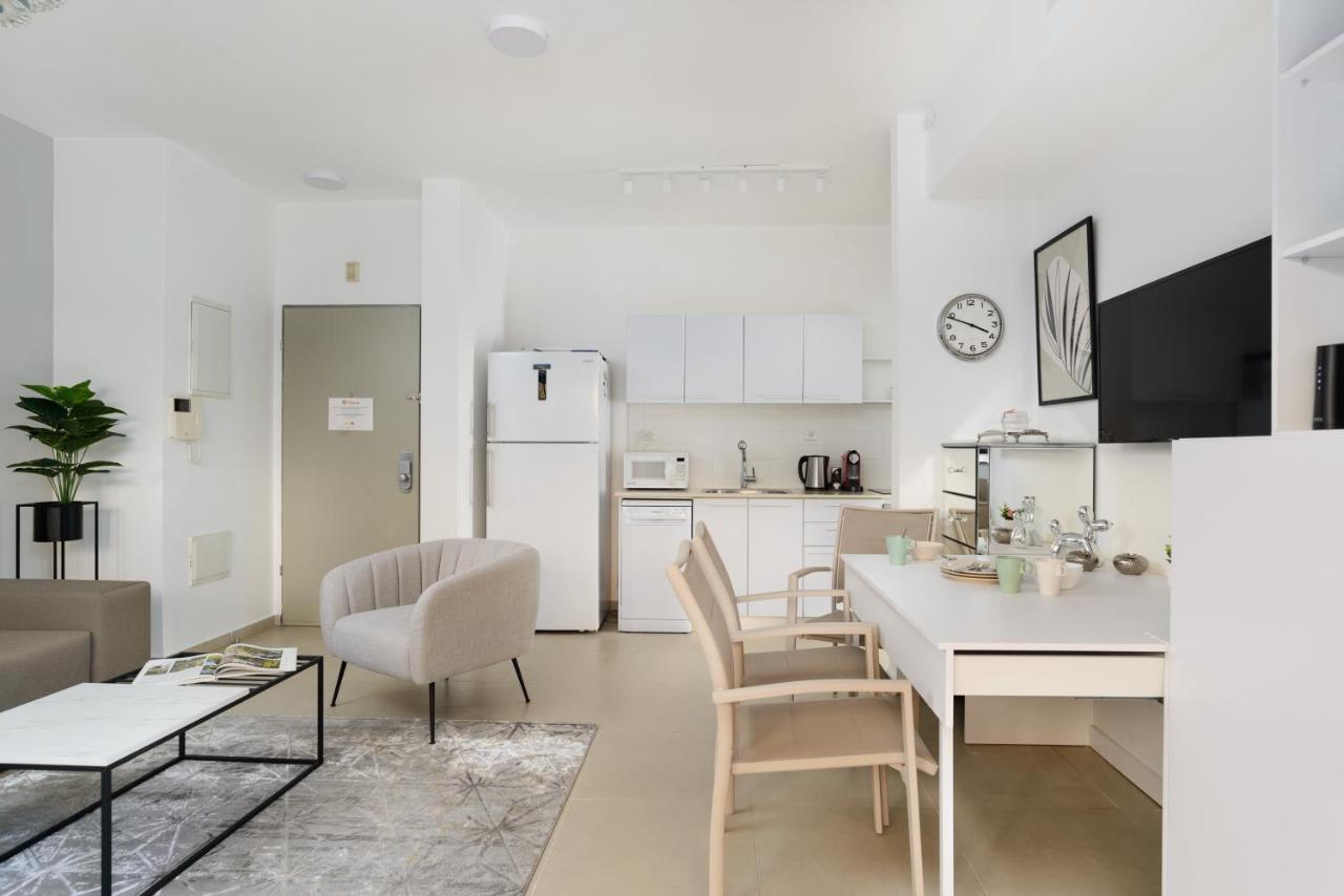 Quiet Hideaway & Terrace Near Beach By Feelhome Tel Aviv Exteriör bild